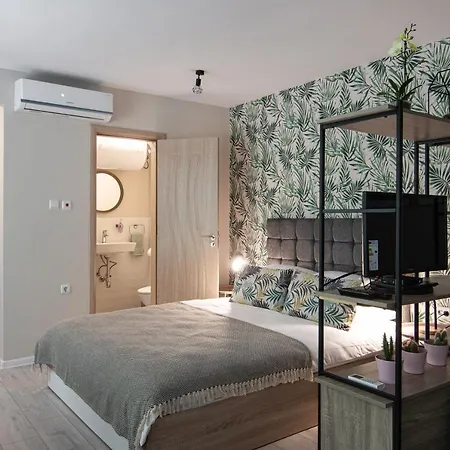 The Cozy Studio, Centre Apartment *