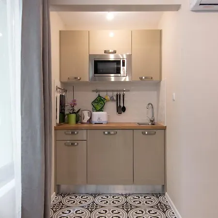 The Cozy Studio, Centre וארנה