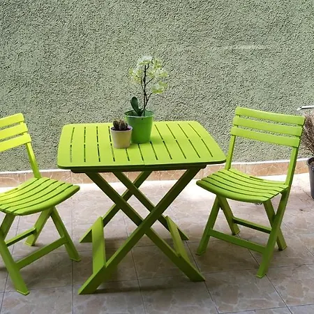 The Cozy Studio, Centre Apartment *