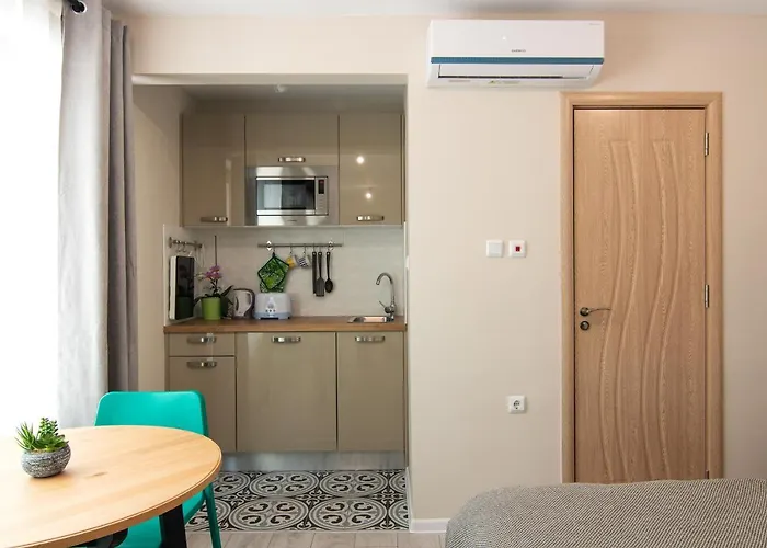 The Cozy Studio, Centre Várna