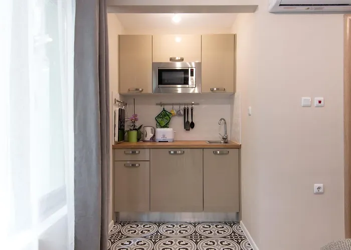 The Cozy Studio, Centre Várna